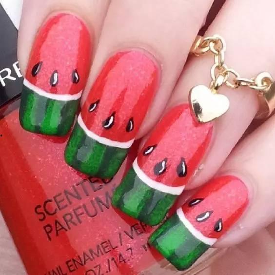 美甲吃瓜事件,揭秘网红美甲师背后的争议与真相